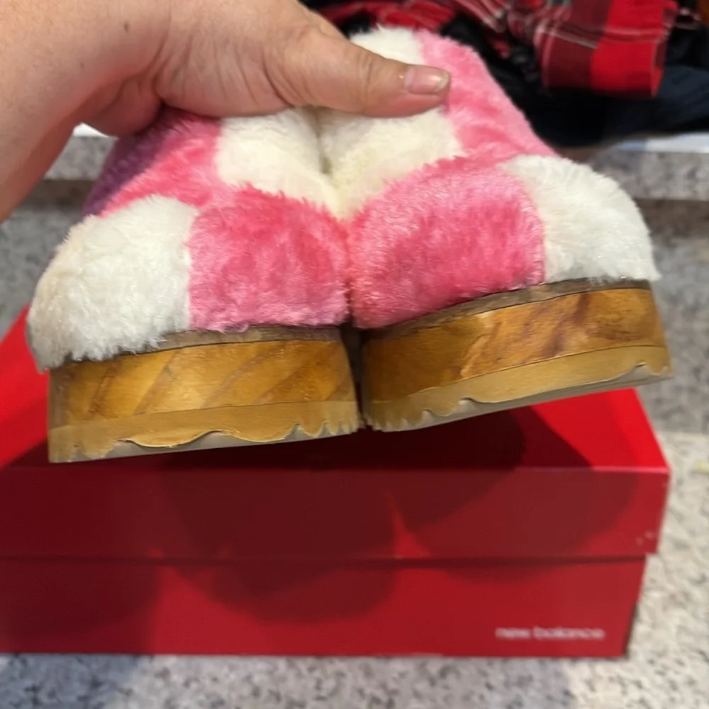 Urban Outfitters Pink & White Checker Board Wooden Clogs Sz 8 - Picture 8 of 13